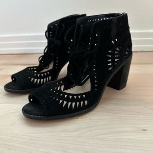 Vince Camuto sandals. Size 9.5. Black. Worn 1 time.